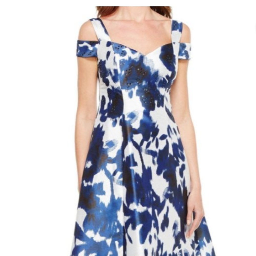 Adrianna Papell blue/white fit/flare, size 4 dress